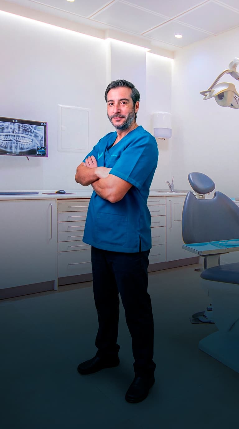 Dr. Roberto del Campo Fernández